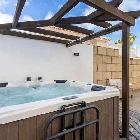 Mar Mit Privatem Pool Und Jacuzzi Im Suden Von Teneriffa Palm-mar